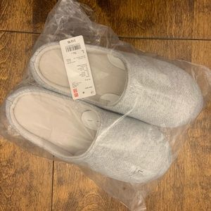 NWT Uniqlo Slippers
